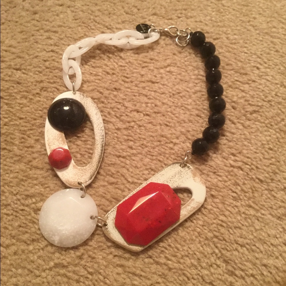 STATEMENT NECKLACE - Picture 2 of 5